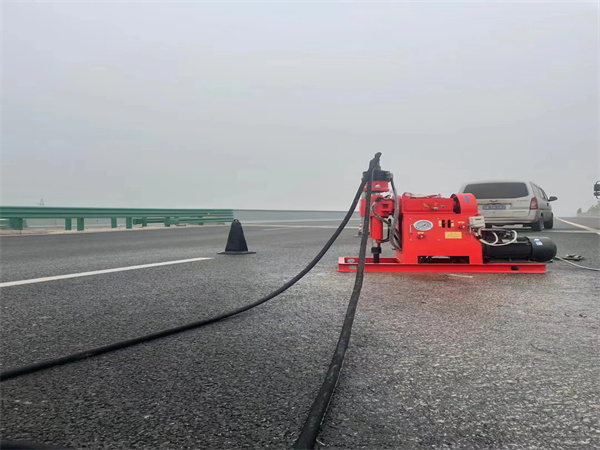 砚山马路路基路面开裂下沉注浆加固灌浆